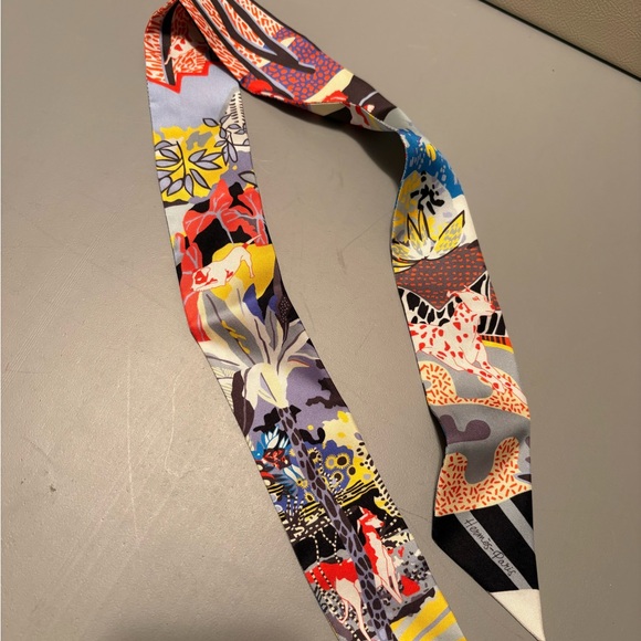 Colorful Patterned Twilly Scarf - Multicolor - Picture 3 of 11